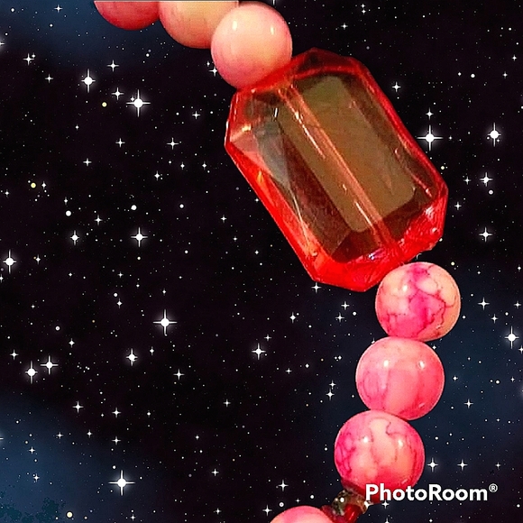 Handmade pink beaded bracelet. - Picture 2 of 3